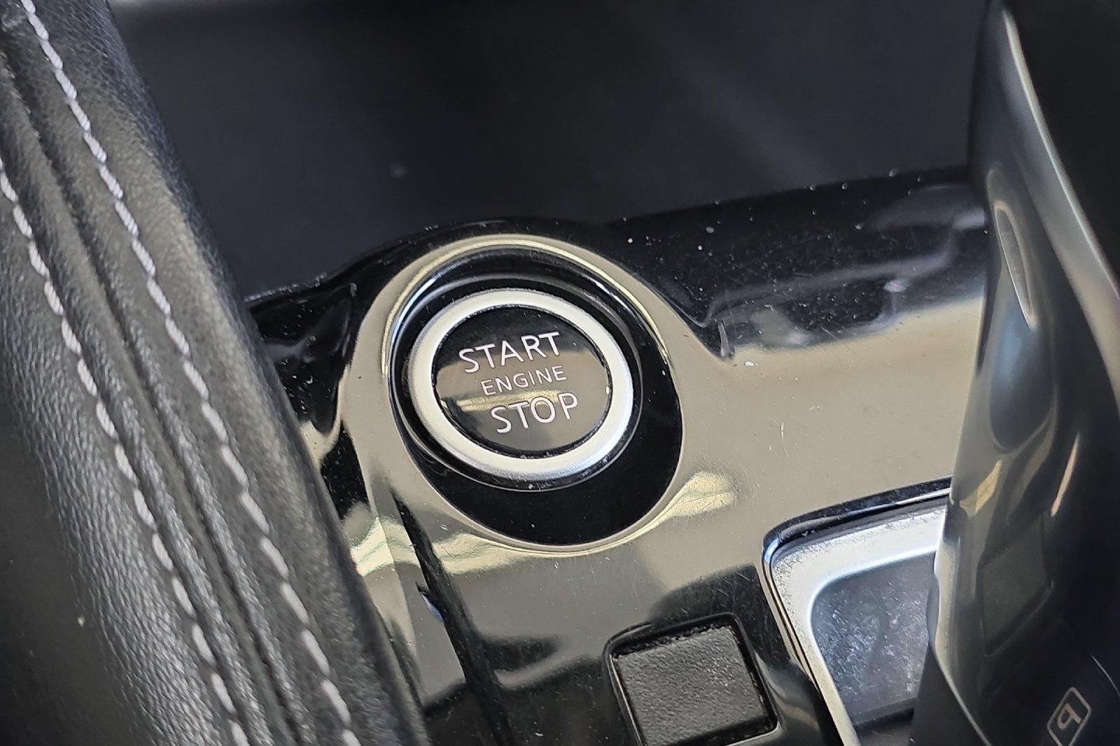 Used 2020 Nissan Kicks SV w/ Exterior Package FWD image 22