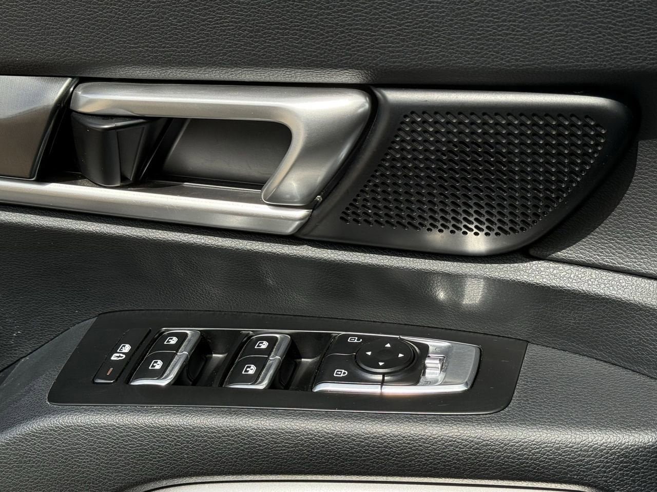 Used 2025 Kia Telluride S FWD image 20