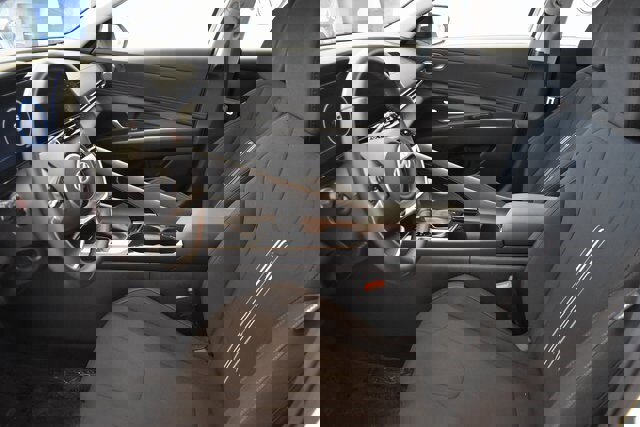 Used 2025 Hyundai Elantra SEL image 24