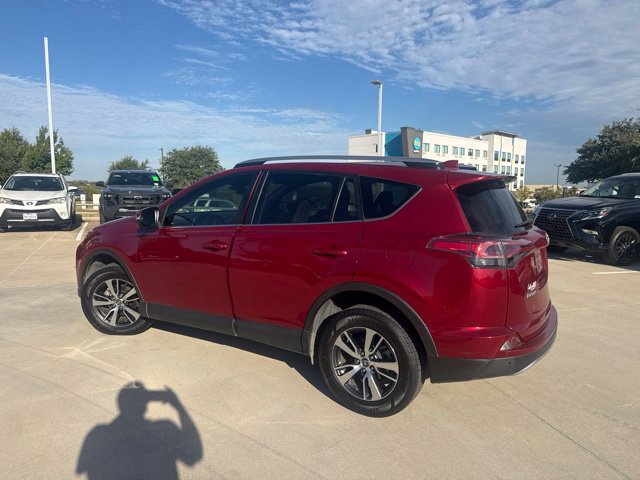 Used 2018 Toyota RAV4 XLE FWD image 5