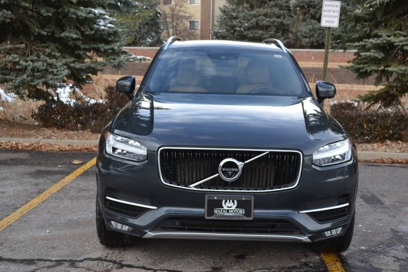 Used 2017 Volvo XC90 T6 Momentum w/ Vision Package AWD/4WD image 3