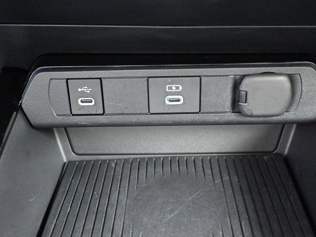 Used 2025 Toyota Prius XLE image 22