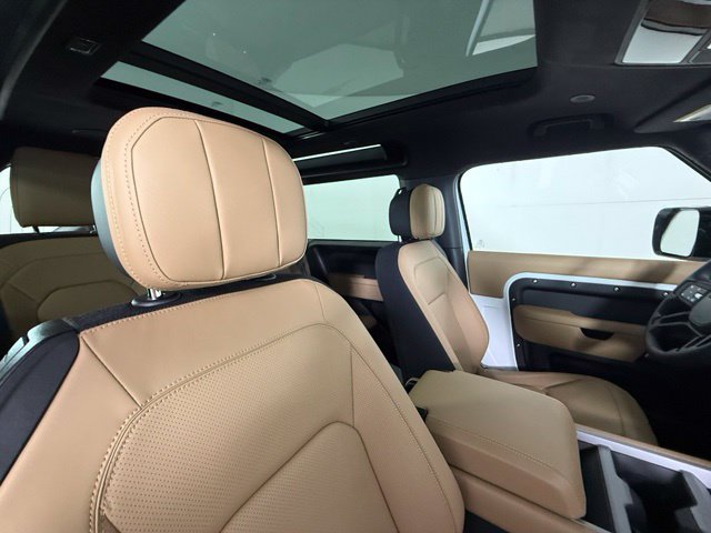 New 2026 Land Rover Defender 90 V8 AWD/4WD image 27