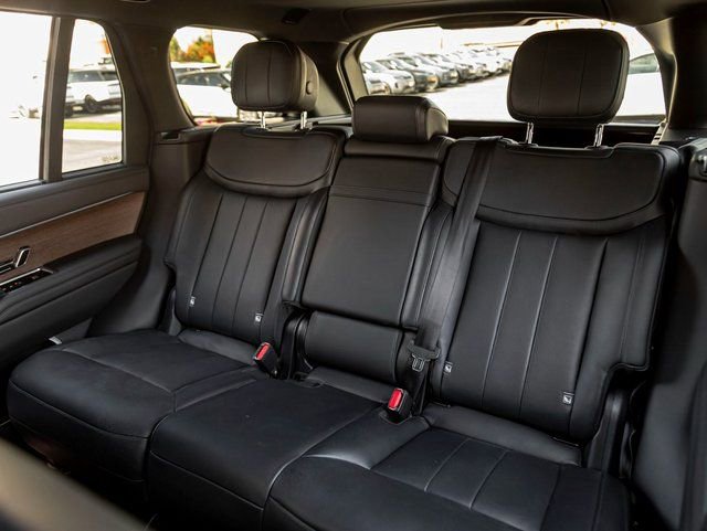 Used 2023 Land Rover Range Rover SE image 23