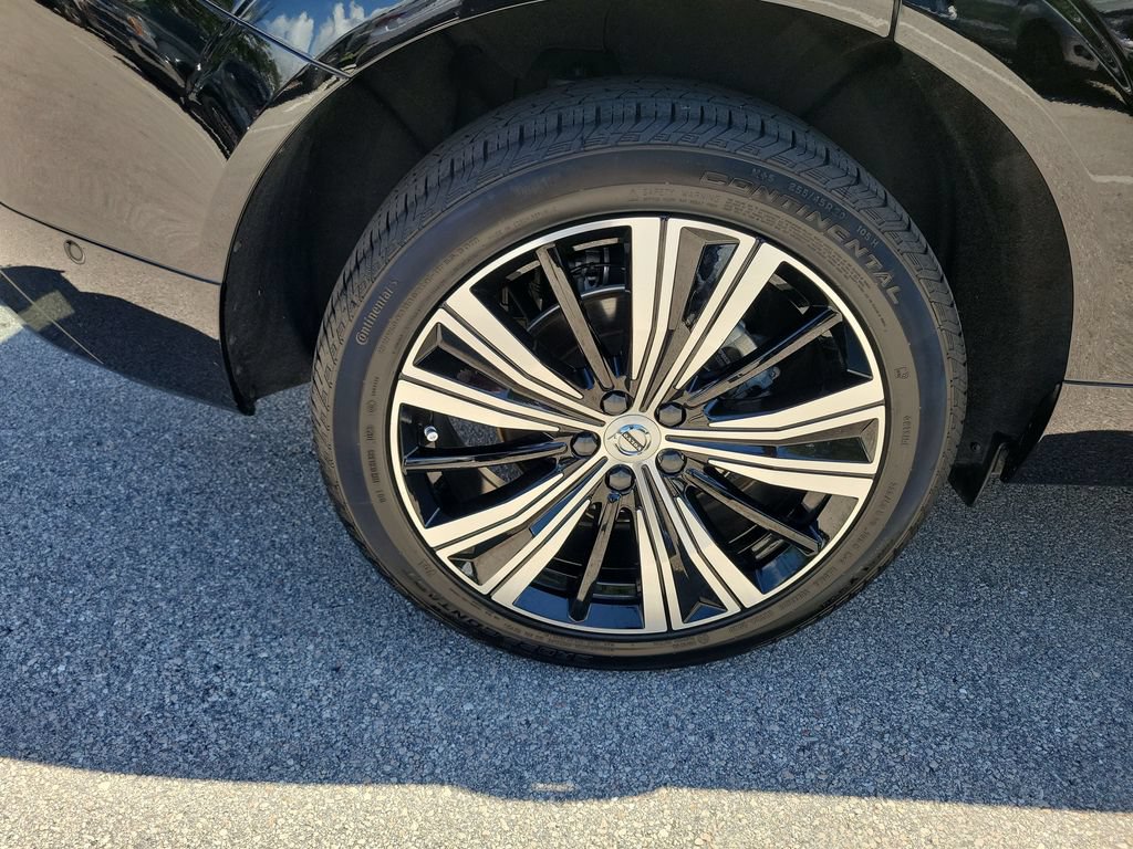 Used 2023 Volvo XC60 B5 Plus w/ Protection Package Premier FWD image 31