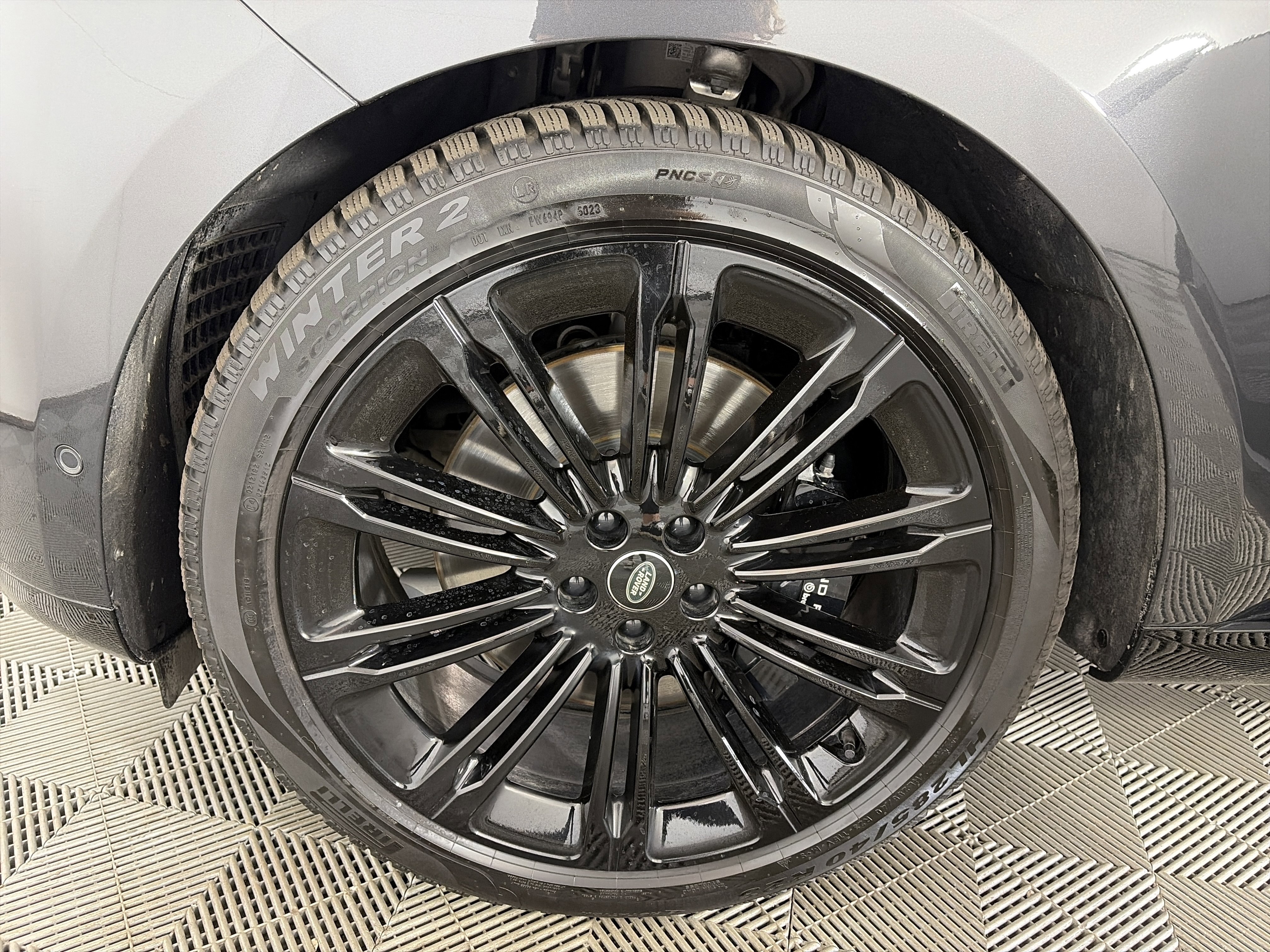 Used 2024 Land Rover Range Rover Long Wheelbase Autobiography image 14