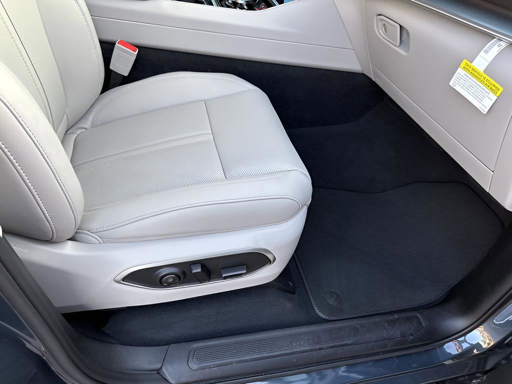 New 2025 Jeep Wagoneer 4WD w/ Convenience Group I image 16