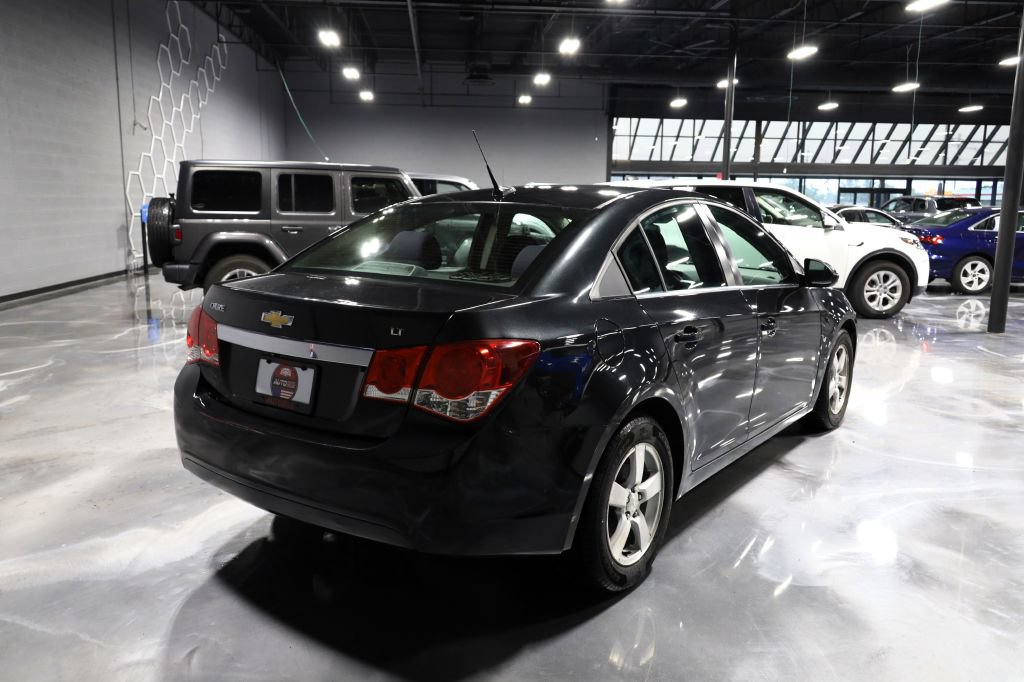 Used 2014 Chevrolet Cruze LT w/ Technology Package FWD image 7