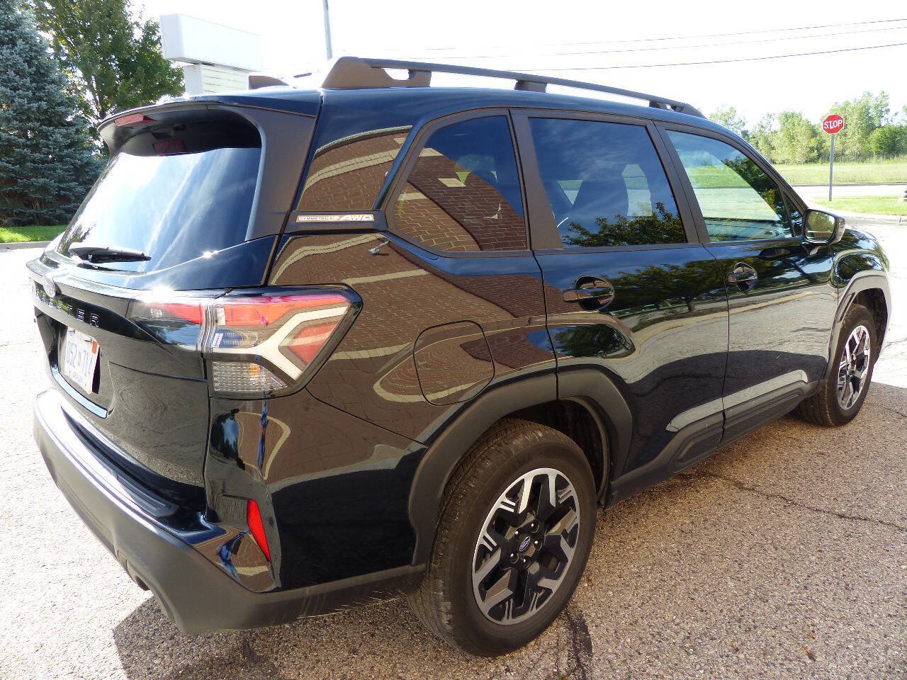 Used 2025 Subaru Forester Premium AWD/4WD image 12