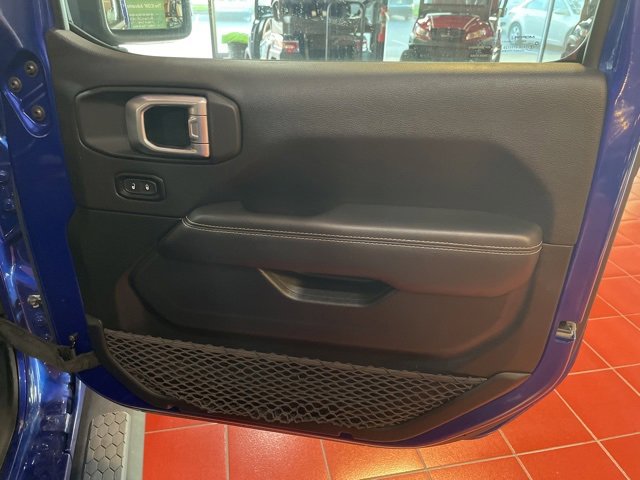 Used 2020 Jeep Wrangler Unlimited Sahara image 12