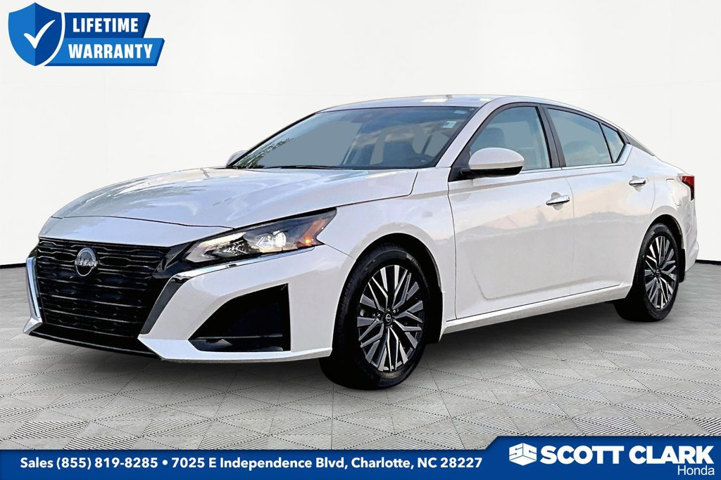 Used 2023 Nissan Altima 2.5 SV FWD image 3