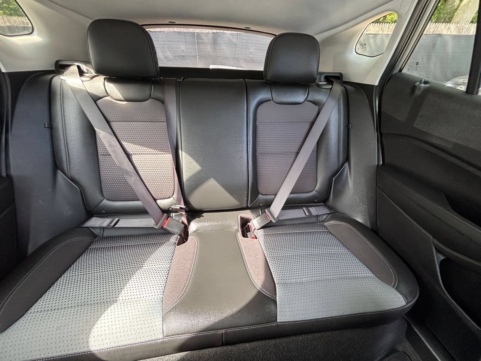 Used 2025 Chevrolet Trax LT w/ LT Convenience Package FWD image 38