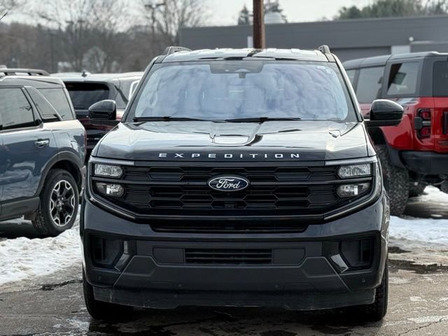 Used 2025 Ford Expedition Active image 35