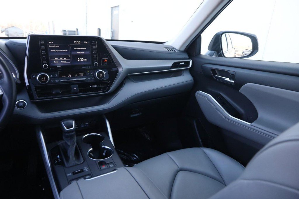 Used 2022 Toyota Highlander XLE image 26