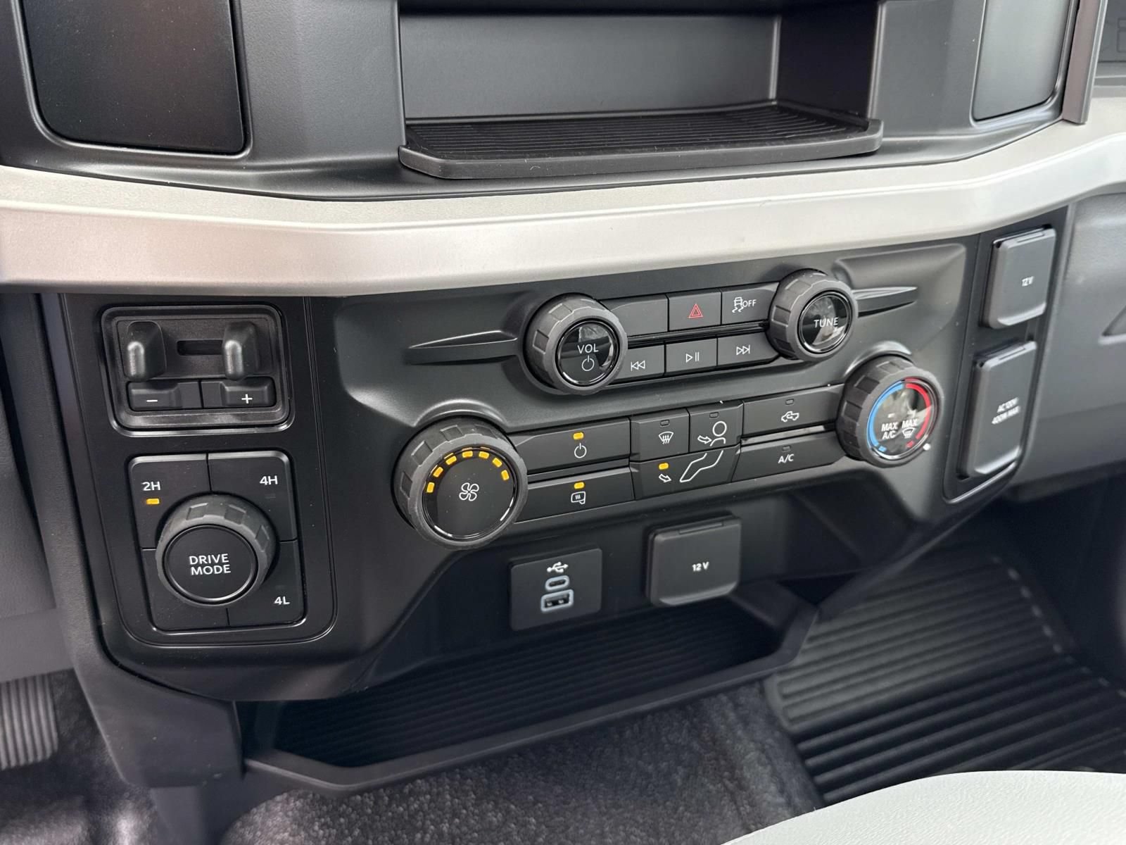 New 2026 Ford F450 XL w/ XL Chrome Package AWD/4WD image 17