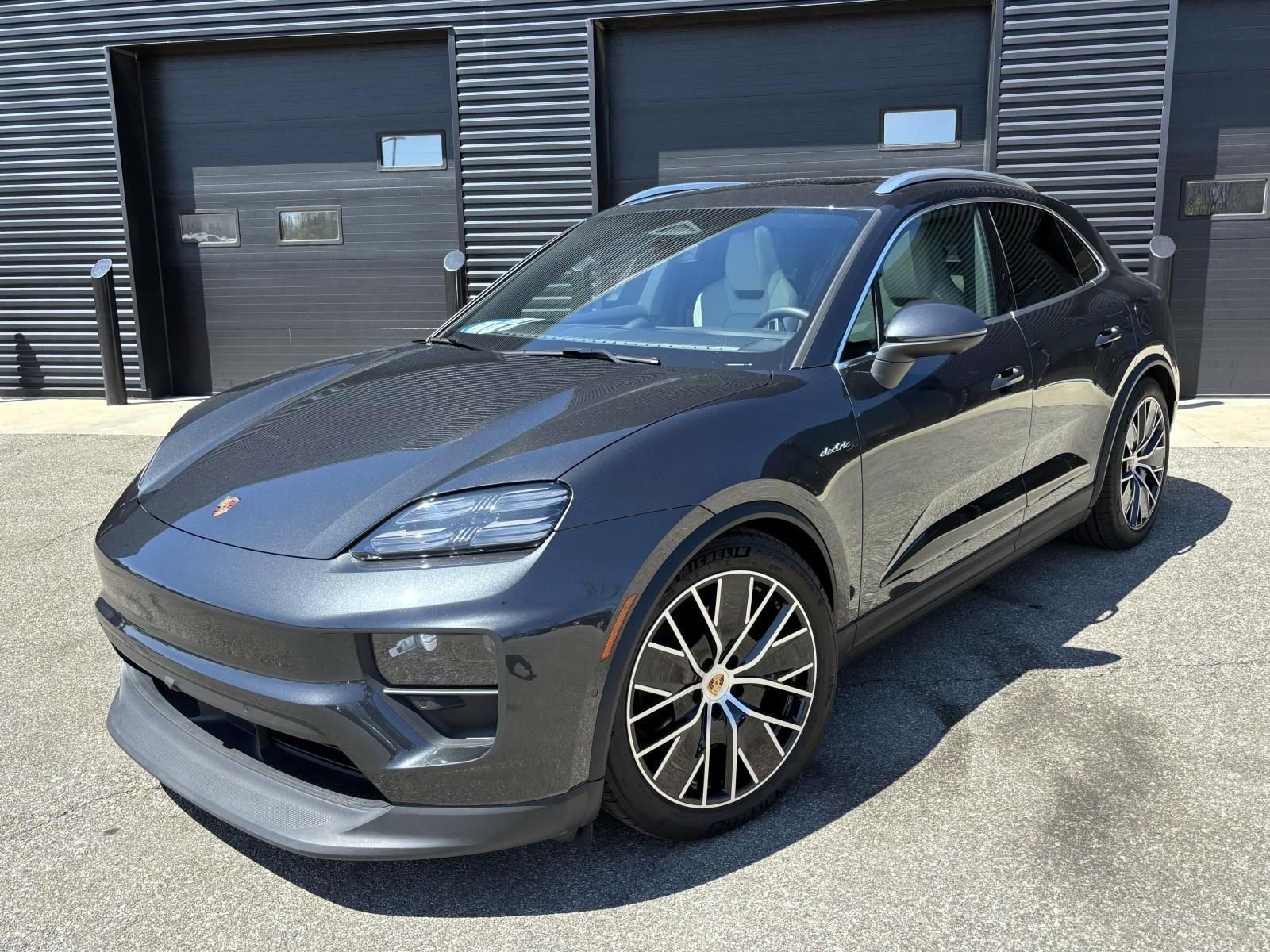 Certified 2025 Porsche Macan 4 Electric AWD/4WD image 6