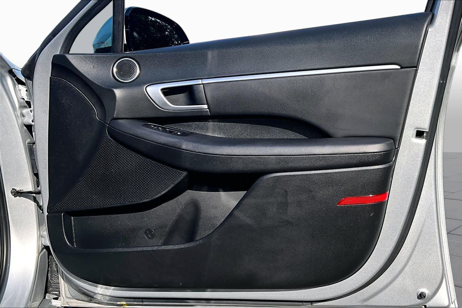 Used 2025 Hyundai Sonata SEL FWD image 23