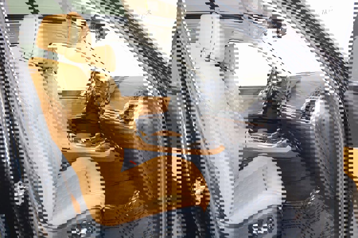 Used 2023 BMW X7 xDrive40i w/ Premium Package image 13