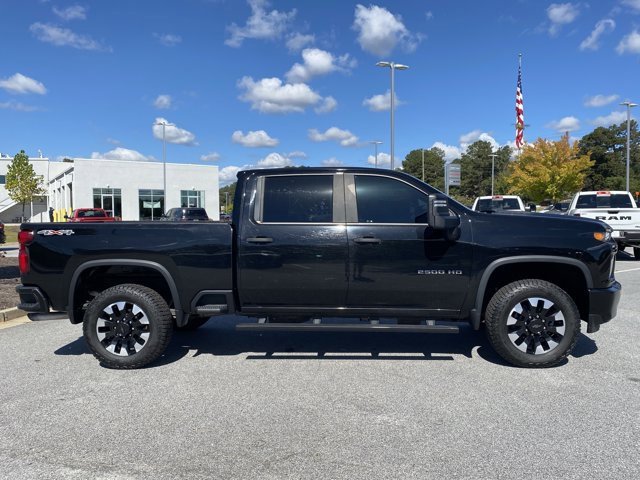 Used 2020 Chevrolet Silverado 2500 Custom w/ Custom Value Package image 3