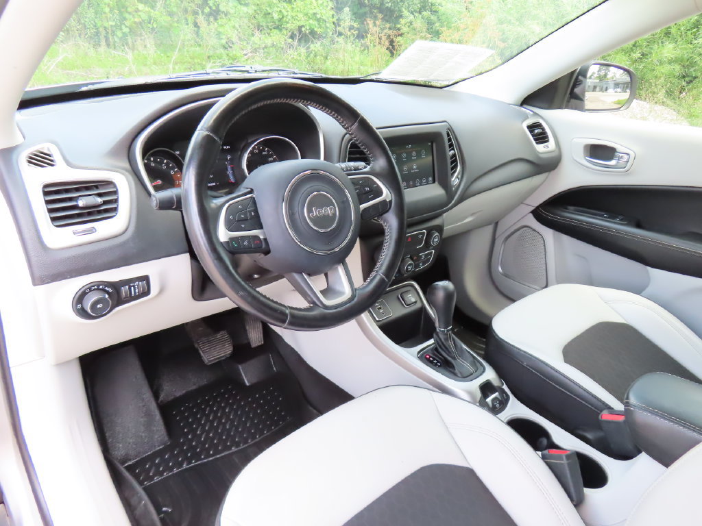 Used 2019 Jeep Compass Latitude w/ Popular Equipment Group FWD image 23