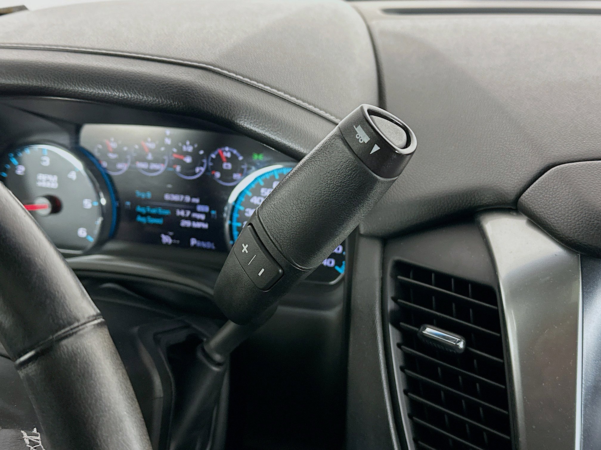 Used 2017 Chevrolet Tahoe LT image 24