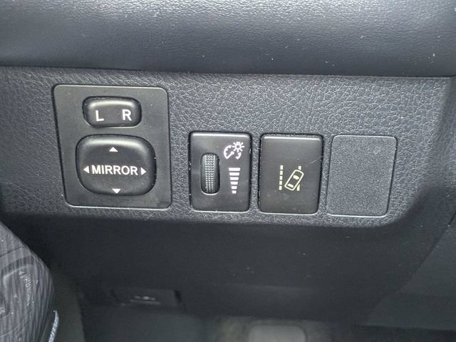 Used 2017 Toyota RAV4 SE w/ Advanced Technology Package AWD/4WD image 27