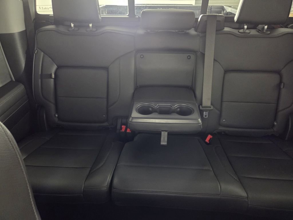 Used 2024 GMC Sierra 1500 Denali w/ Technology Package RWD image 23