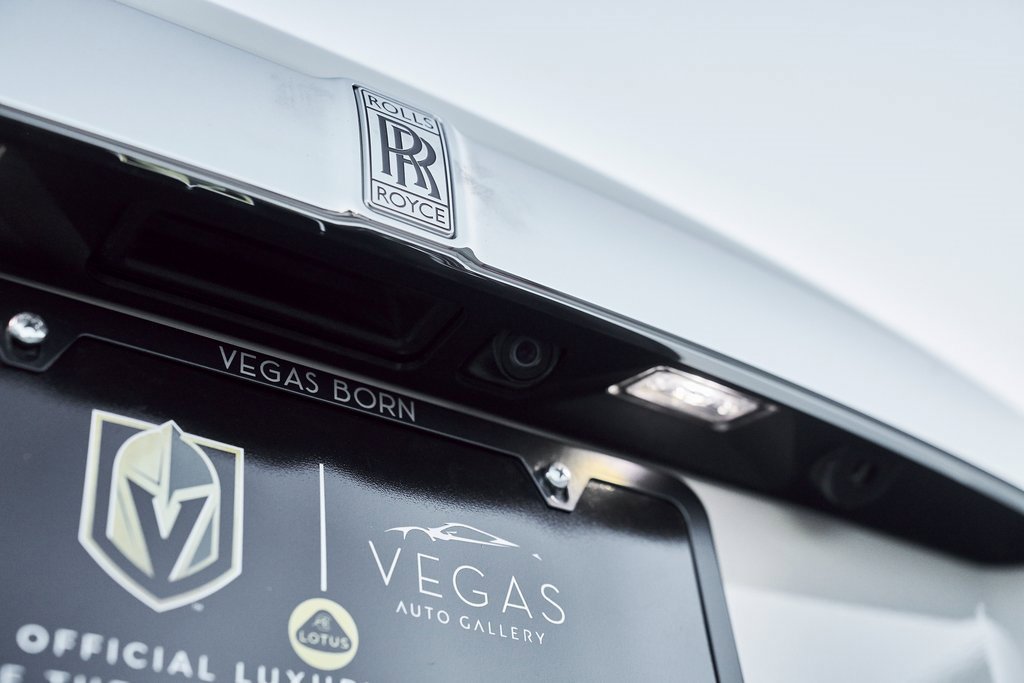 Used 2017 Rolls-Royce Dawn image 14