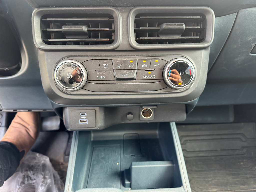 Used 2023 Ford Maverick XL image 25