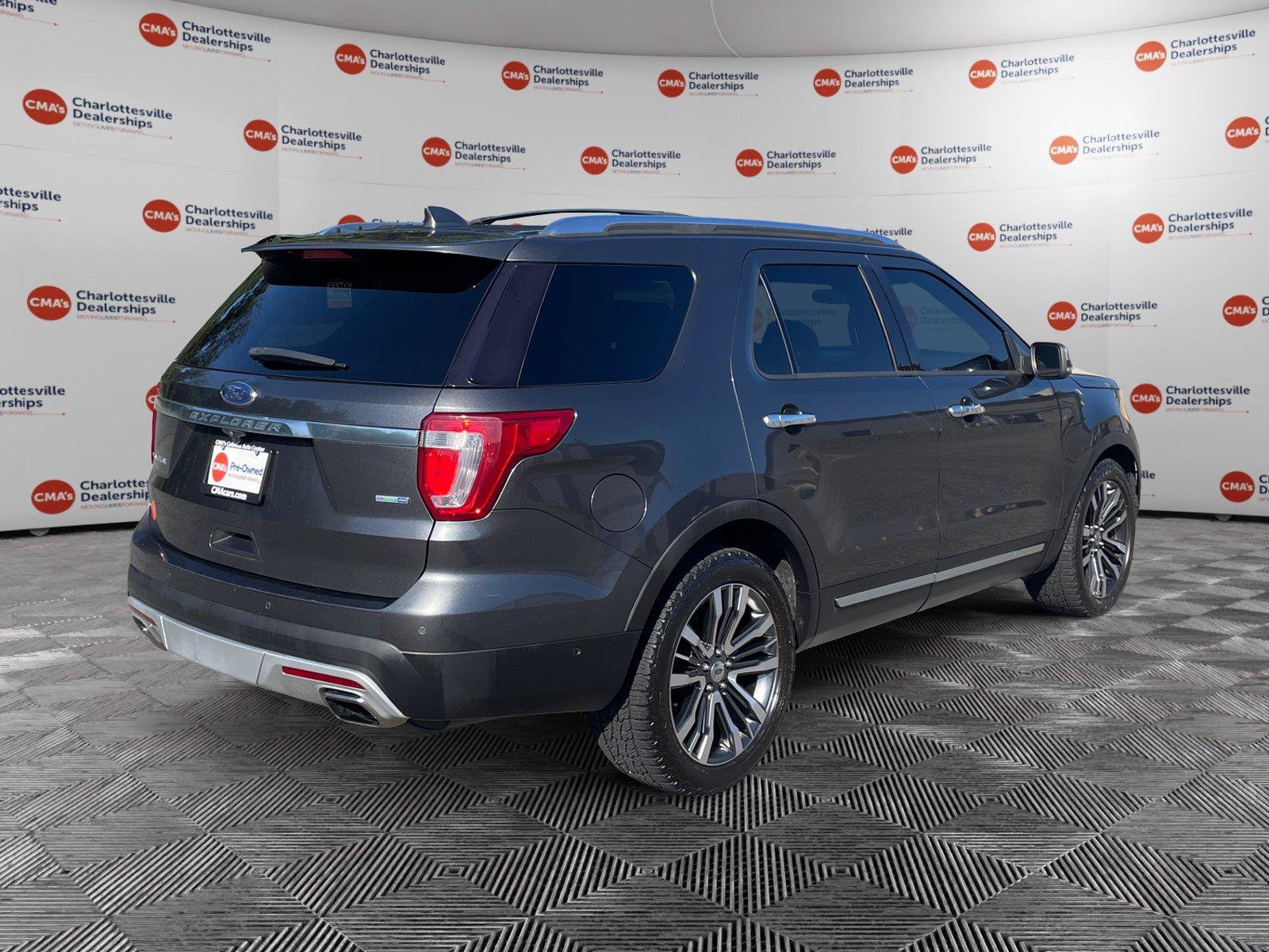 Used 2016 Ford Explorer Platinum AWD/4WD image 5