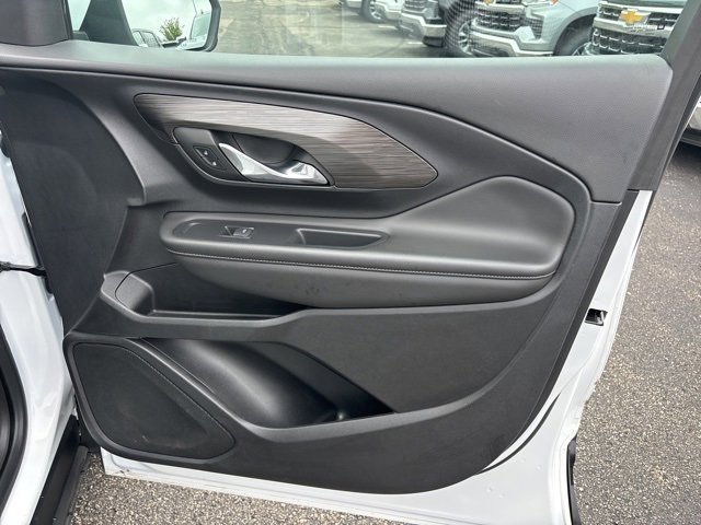 Used 2023 GMC Terrain SLT image 15