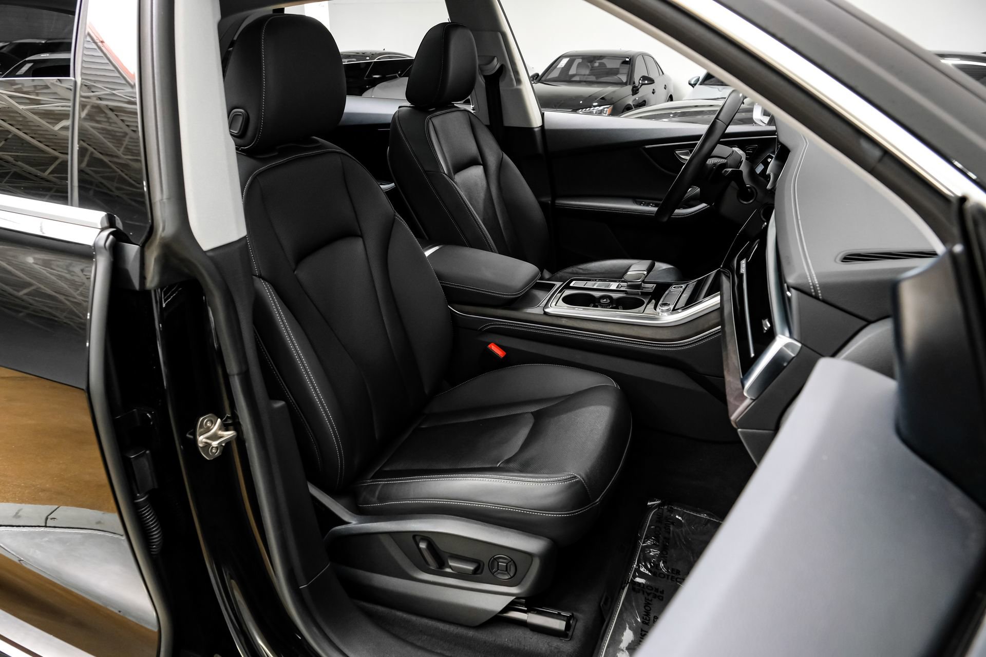 Used 2023 Audi Q8 Premium Plus w/ Premium Plus Package image 37