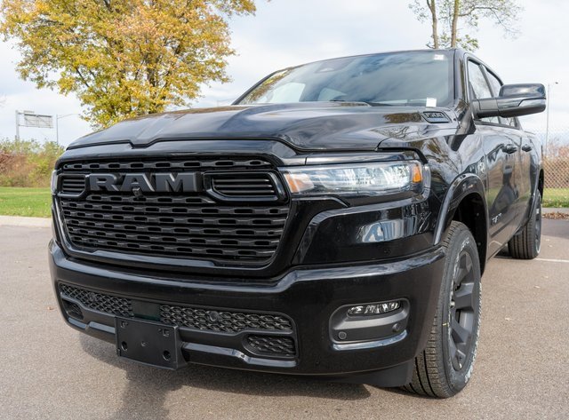 New 2026 RAM 1500 4x4 Crew Cab image 2