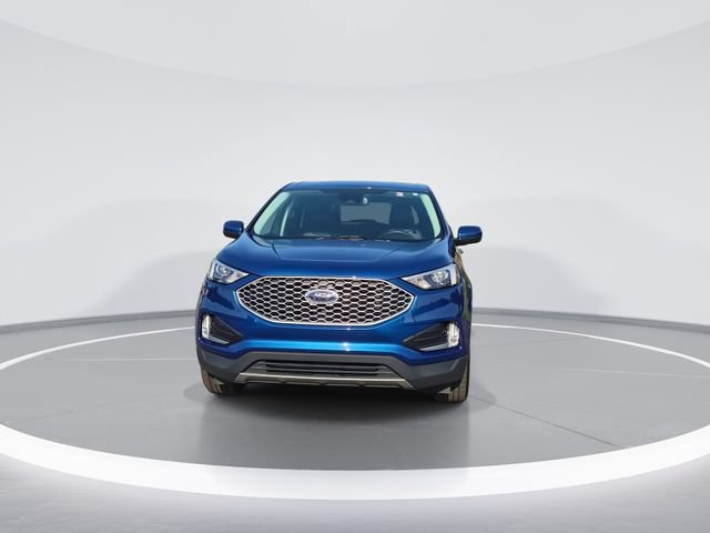 Used 2024 Ford Edge SEL w/ Convenience Package AWD/4WD image 3