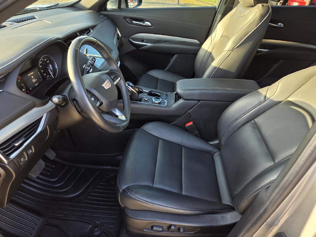 Used 2023 Cadillac XT4 Premium Luxury w/ Cold Weather Package FWD image 22