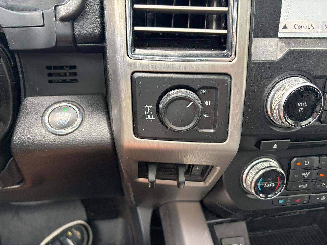 Used 2018 Ford F250 Platinum w/ Platinum Ultimate Package AWD/4WD image 31