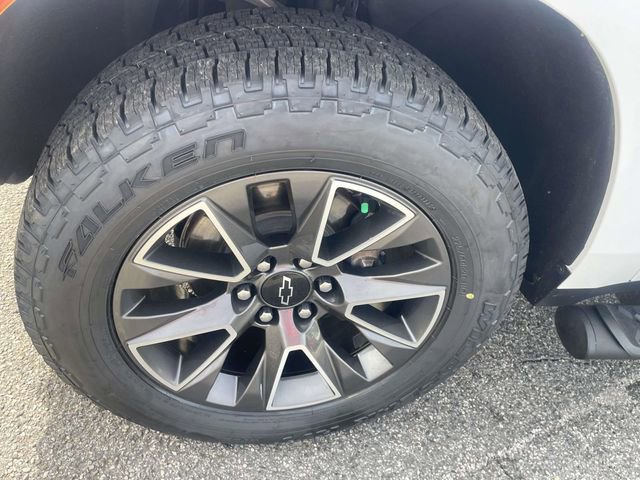 Used 2024 Chevrolet Tahoe Z71 w/ Luxury Package AWD/4WD image 11