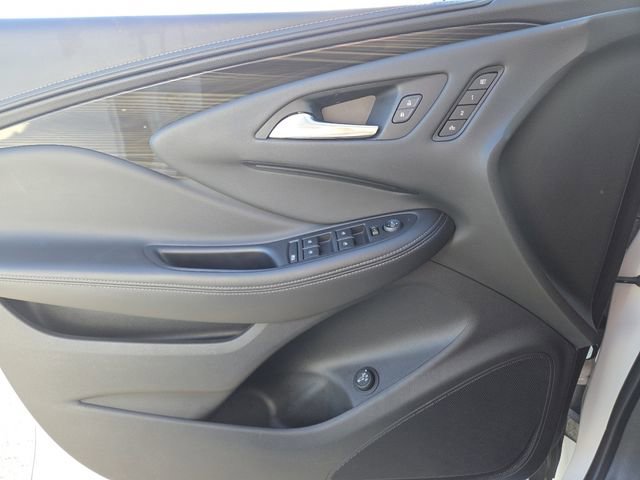 Used 2020 Buick Envision Essence image 34