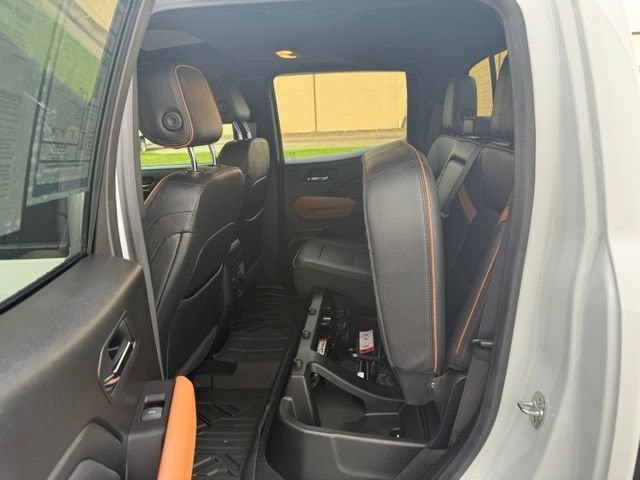 Certified 2024 GMC Canyon AT4 w/ AT4 Premium Package AWD/4WD image 28