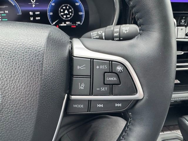 Used 2024 Toyota Highlander Platinum image 24