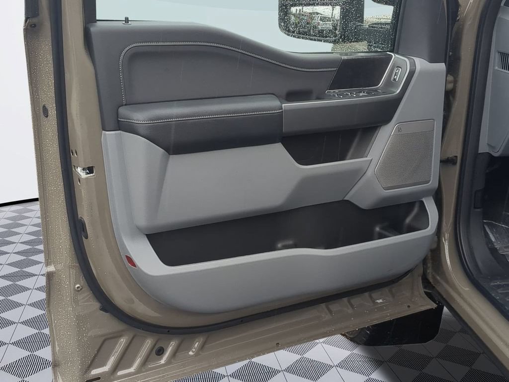 New 2026 Ford F250 XLT w/ XLT Premium Package AWD/4WD image 9