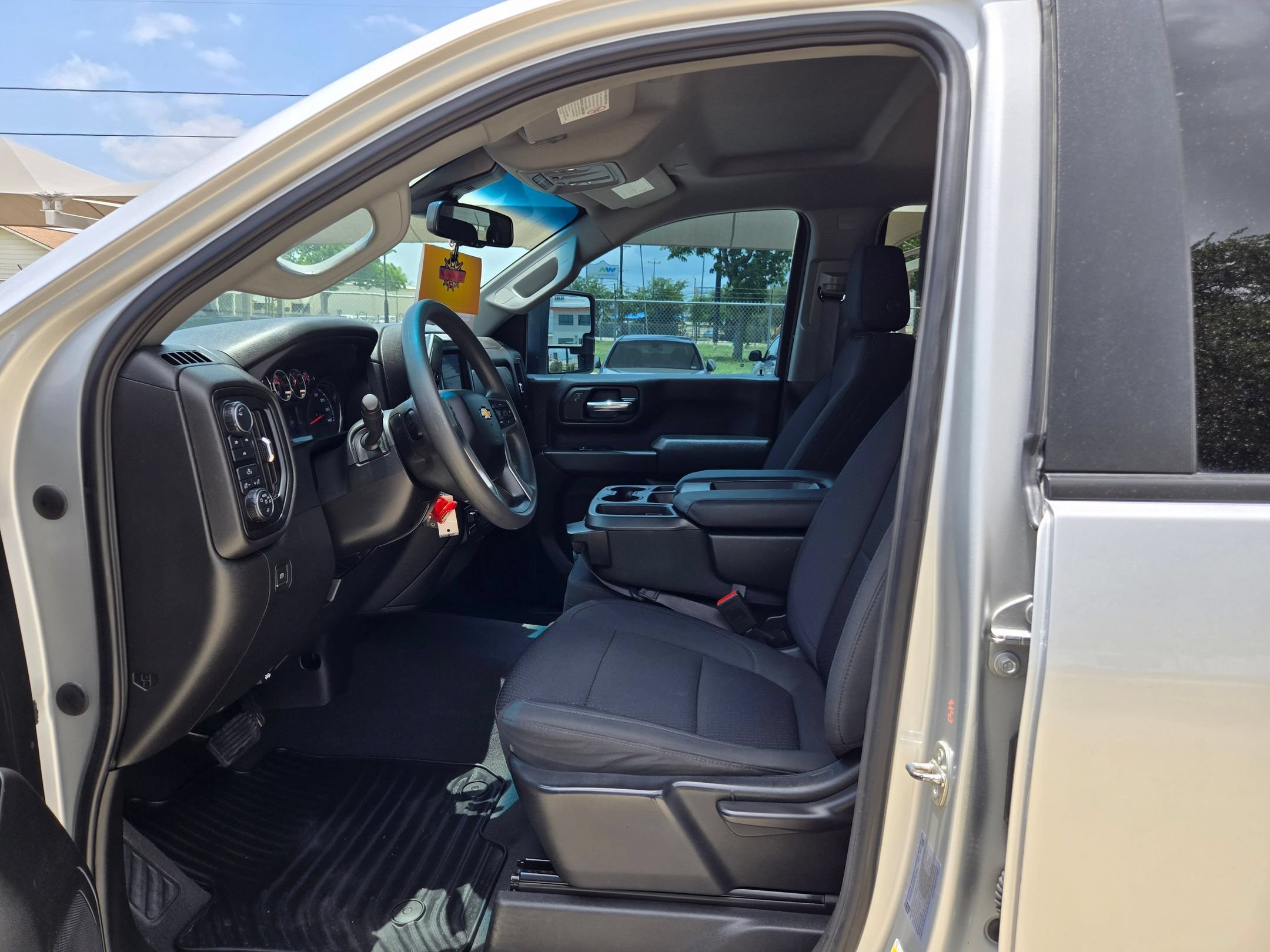 Used 2023 Chevrolet Silverado 2500 Custom w/ Custom Value Package AWD/4WD image 9