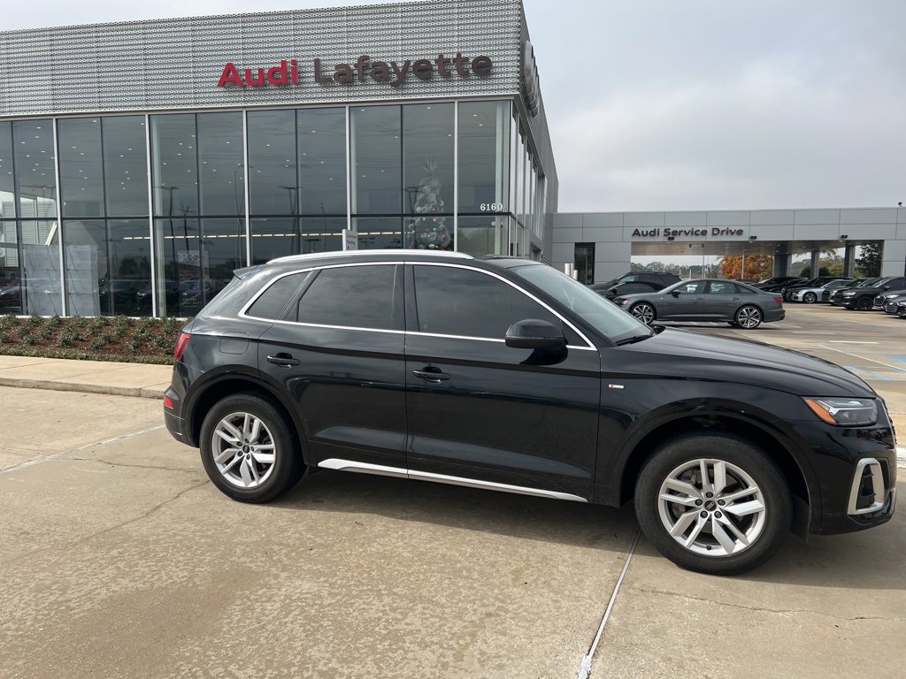 Used 2023 Audi Q5 2.0T Premium w/ Convenience Package image 4