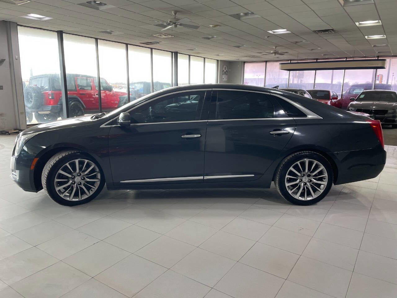 Used 2013 Cadillac XTS Luxury w/ Driver Awareness Package image 4