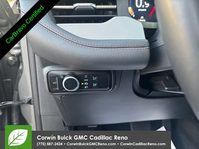 Used 2025 Ford Explorer Active AWD/4WD image 11