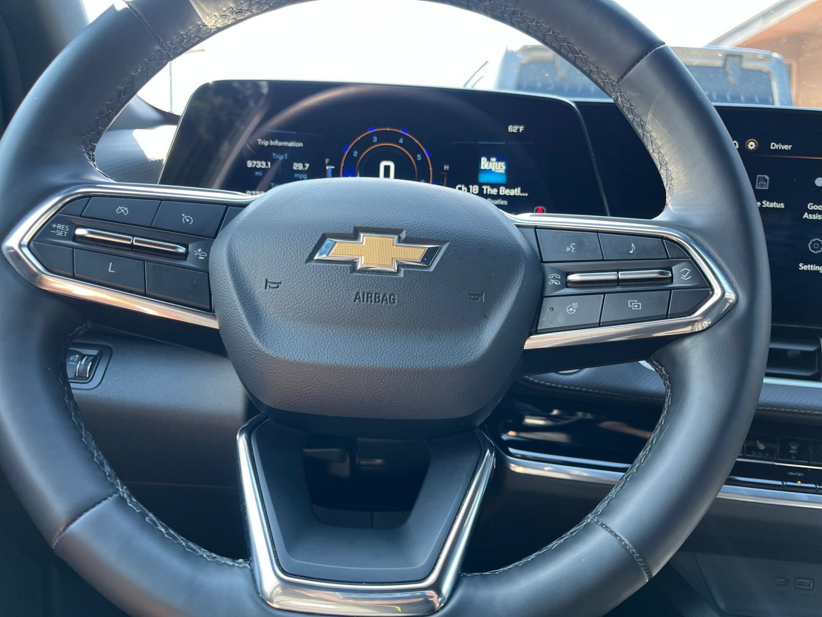 Used 2025 Chevrolet Equinox LT FWD image 29