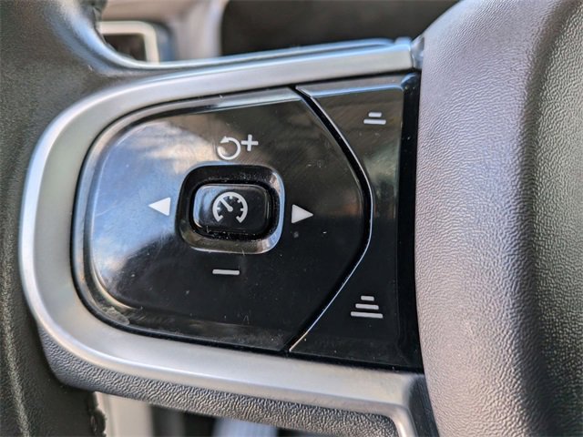 Used 2022 Volvo XC60 B5 Inscription image 20