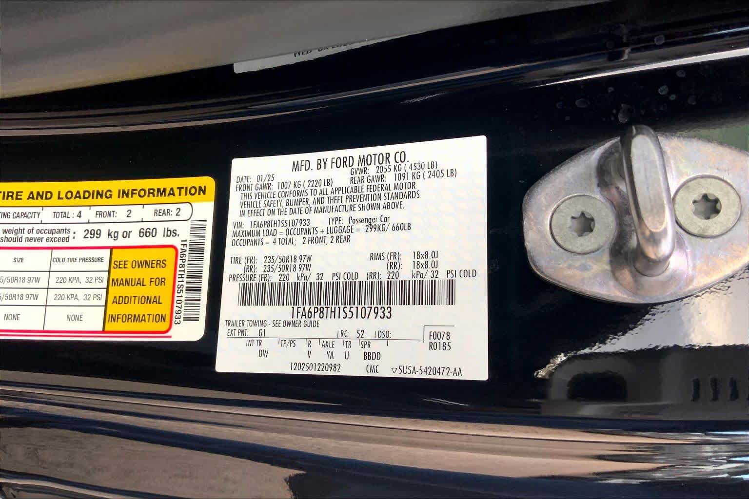 Used 2025 Ford Mustang Coupe RWD image 32