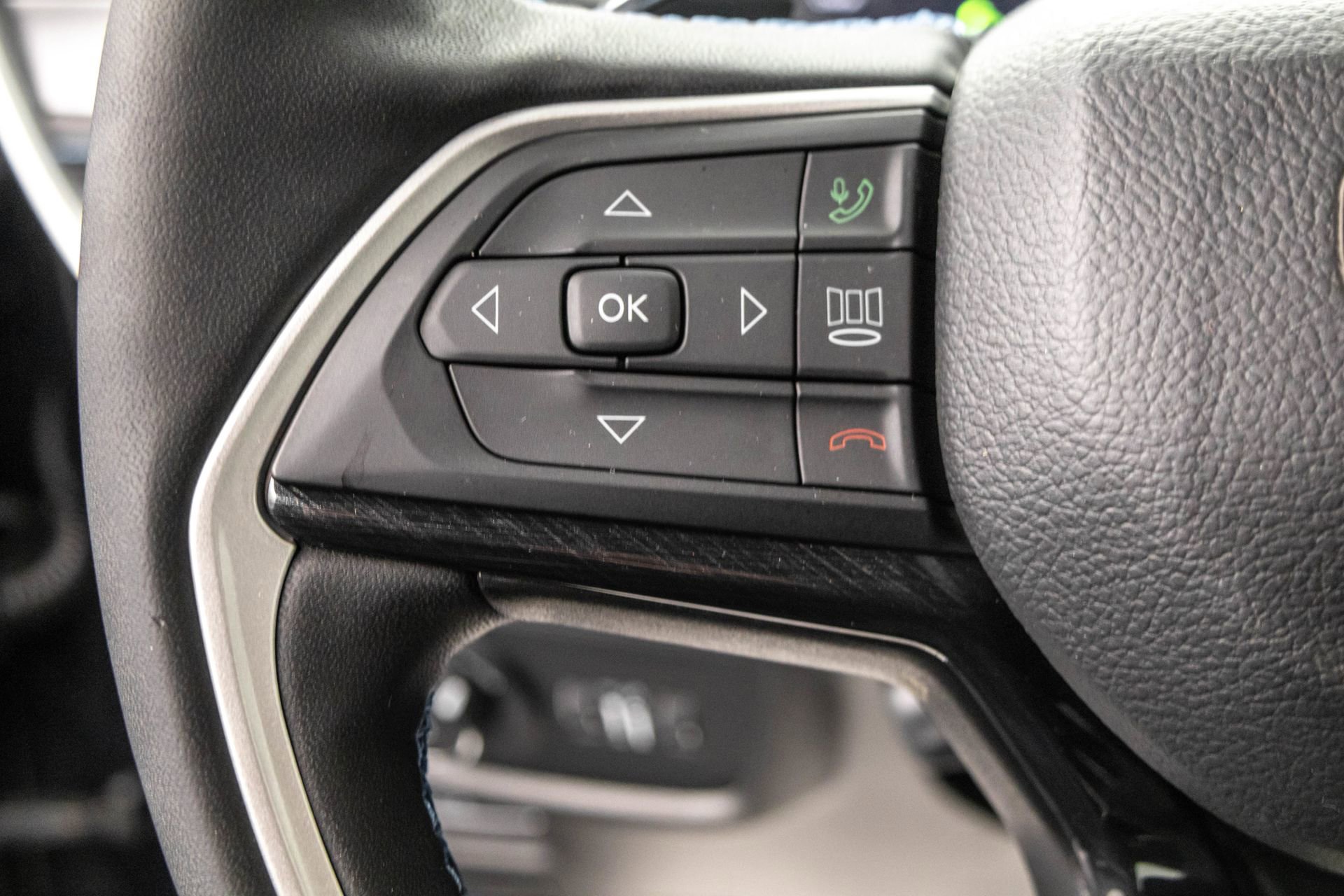 Used 2022 Jeep Grand Cherokee Trailhawk w/ Advanced Protech Group II image 20