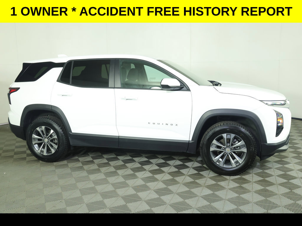 Used 2025 Chevrolet Equinox LT FWD image 2